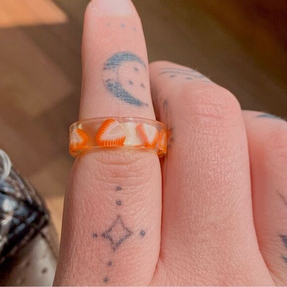 Resin Fruity Strawberry Cute Unique Summer Spring Cute Vibe Ring Size 6 - Picture 5 of 5
